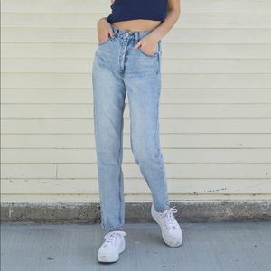 Brandy Melville medium wash straight leg jeans